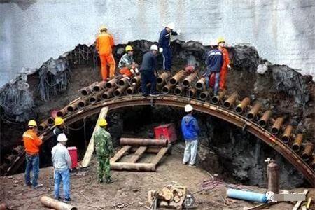 义马隧道钢花管支护案例